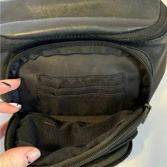 Boulder Ridge Leather belt bag - Picture 5 of 9